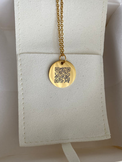 Ogrlica s gravurom QR kod-a
