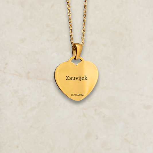 Ogrlica s gravurom po želji na medaljonu srca